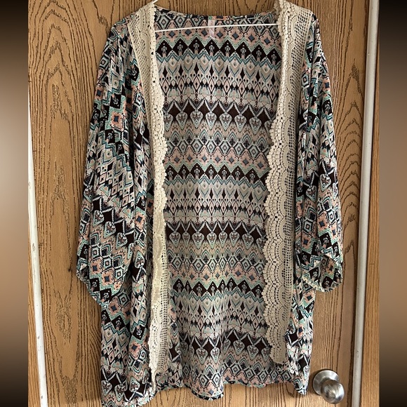 Xhilaration kimono/cover up in a size L/XL - Picture 1 of 4